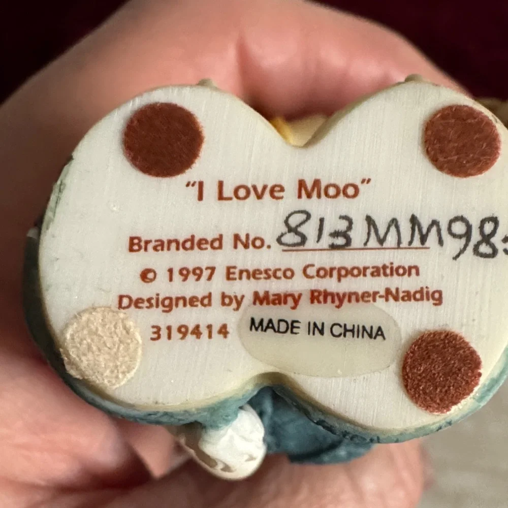 Charming Cow Couple Figurine - Yellow and Cream. “I Love Moo”